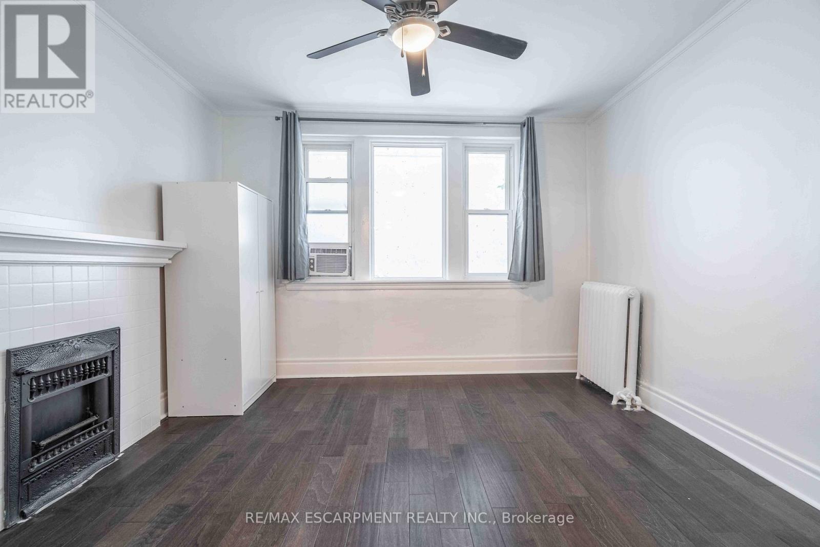 4 - 285 King Street W Property Photo 20