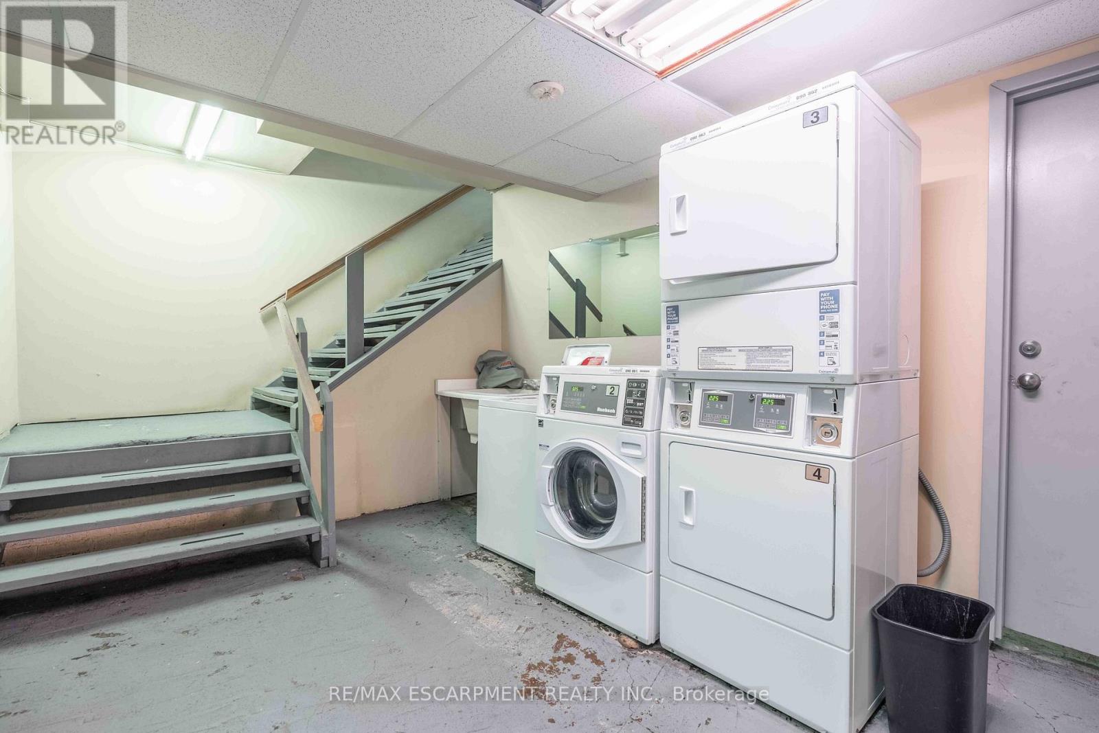 4 - 285 King Street W Property Photo 26