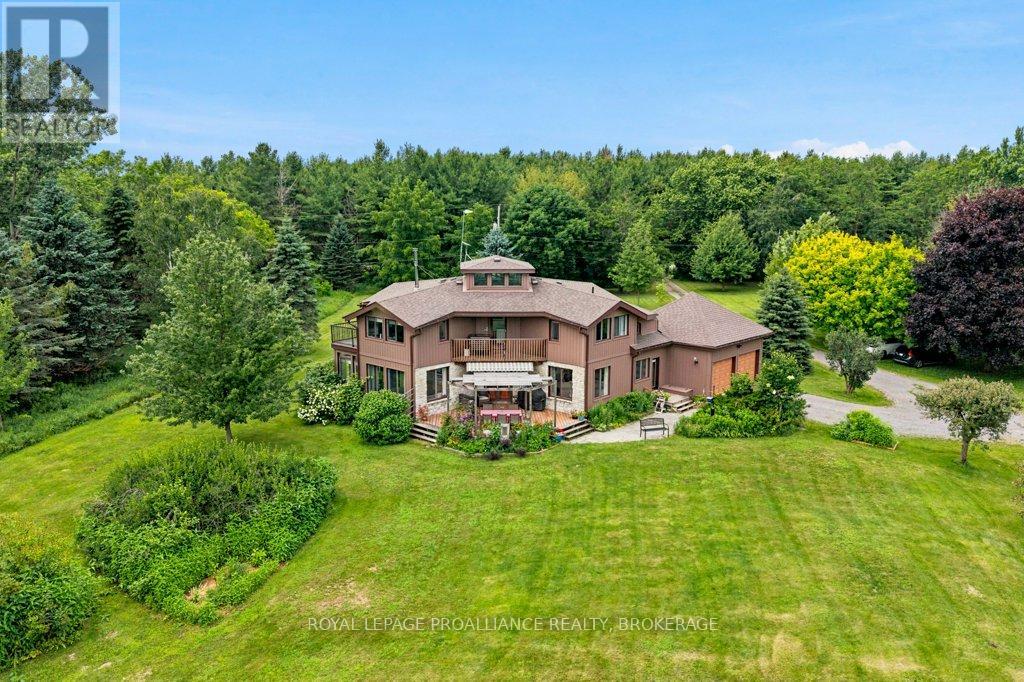 2576 Howe Island Drive Property Photo 1