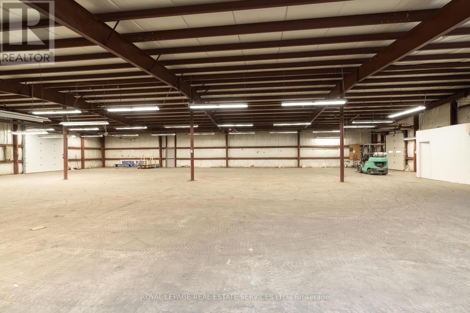 625 Industrial Drive Property Photo 11