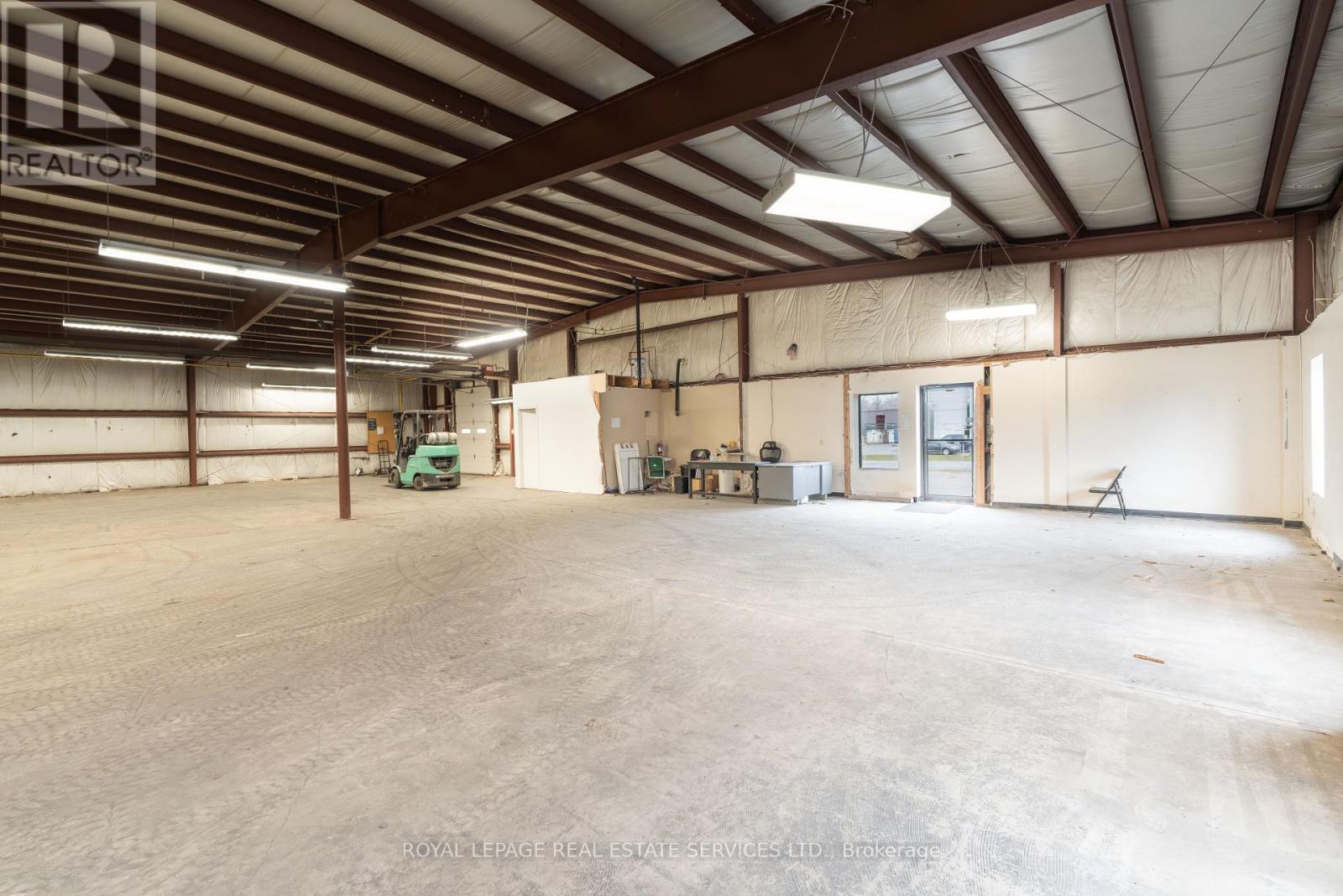 625 Industrial Drive Property Photo 12