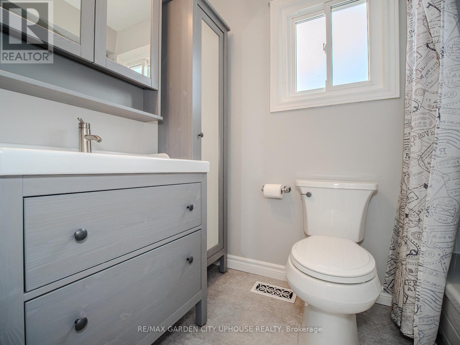 12 Foxhill Crescent Property Photo 19