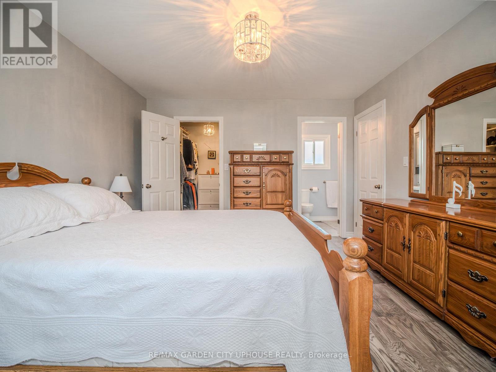 12 Foxhill Crescent Property Photo 21