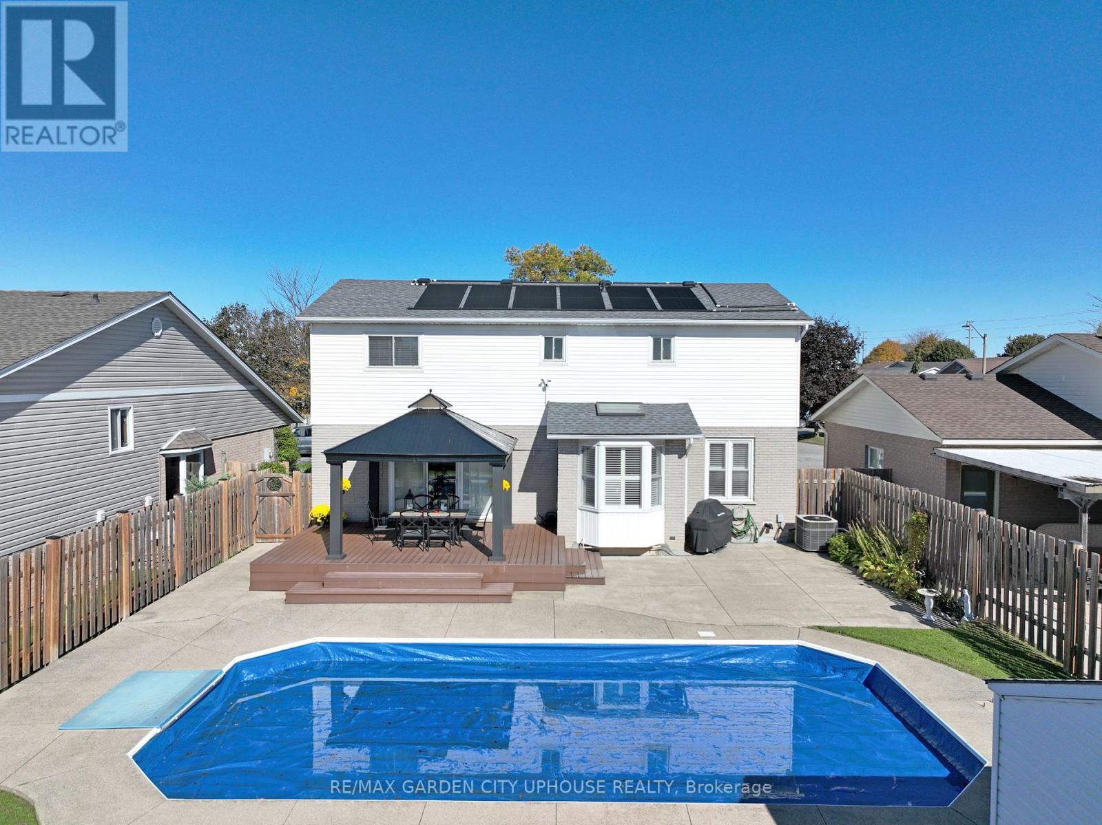 12 Foxhill Crescent Property Photo 31