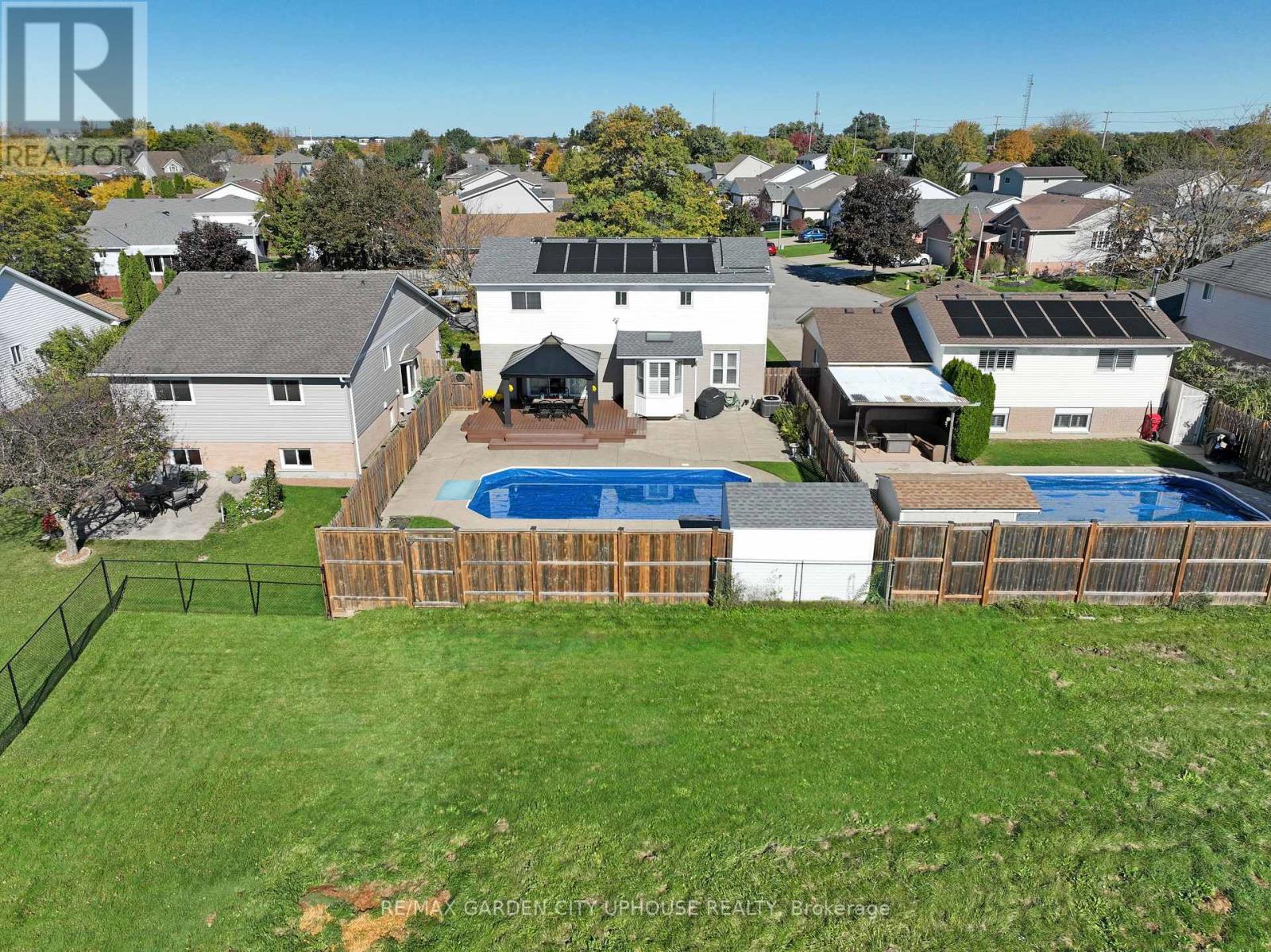 12 Foxhill Crescent Property Photo 32