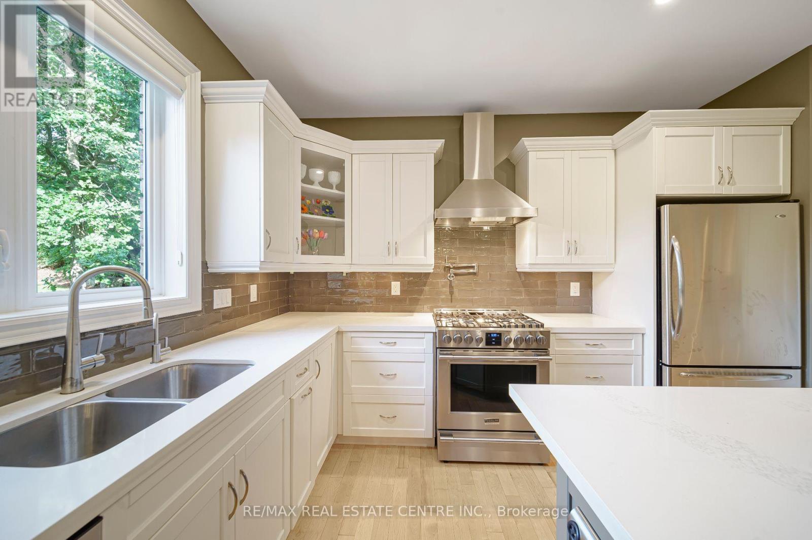 112 Dirksen Court Property Photo 10