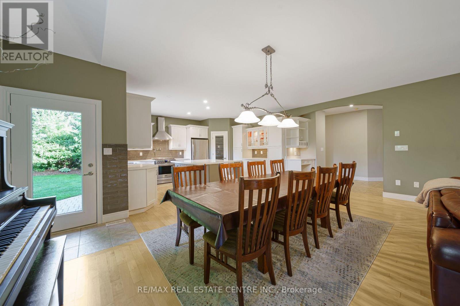112 Dirksen Court Property Photo 14