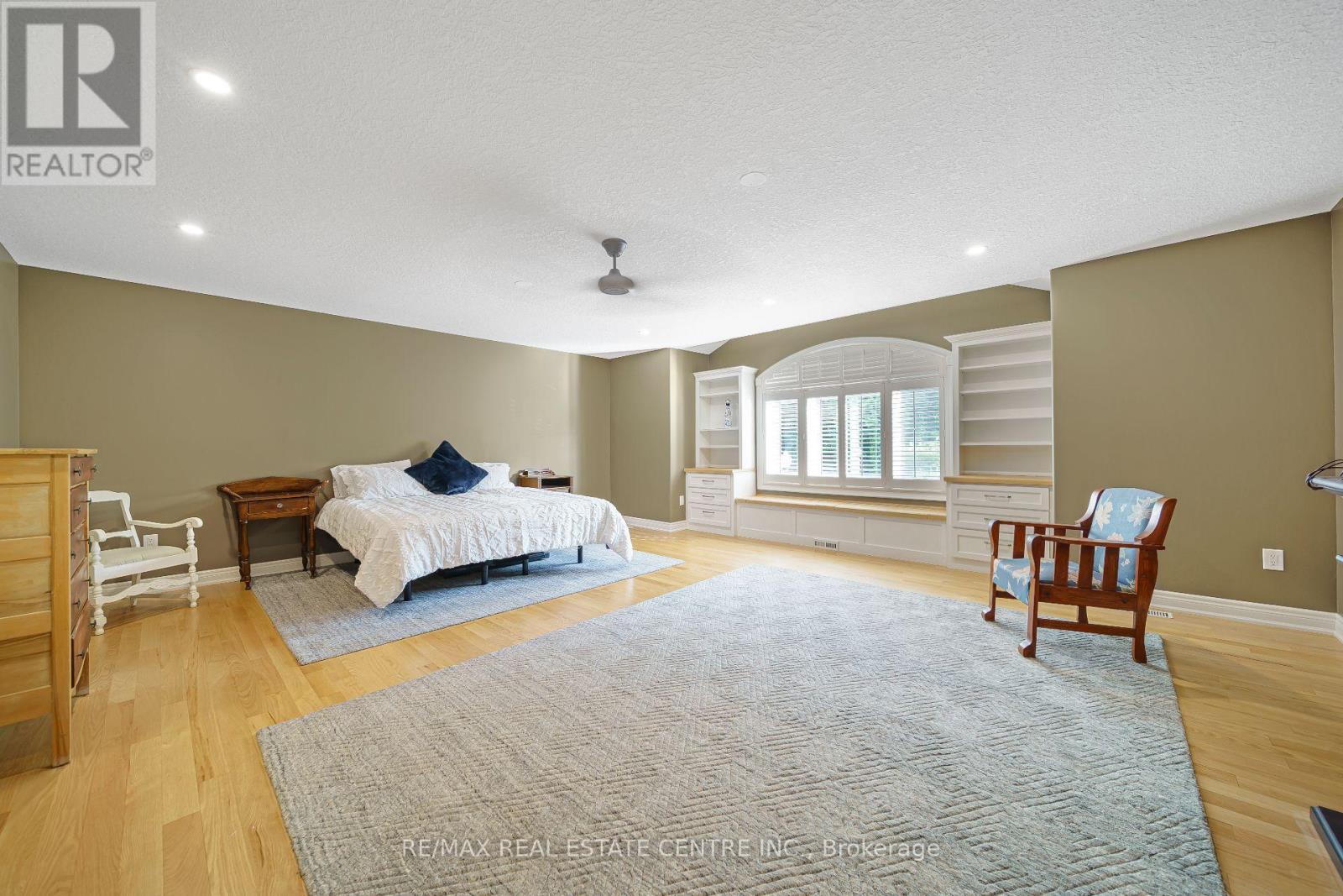 112 Dirksen Court Property Photo 22