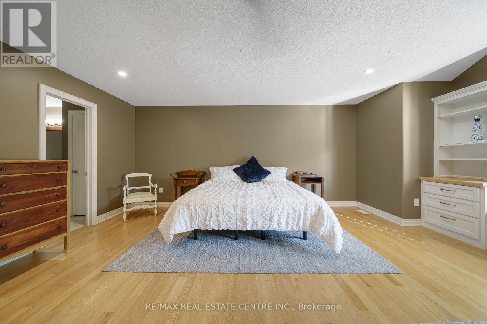 112 Dirksen Court Property Photo 23