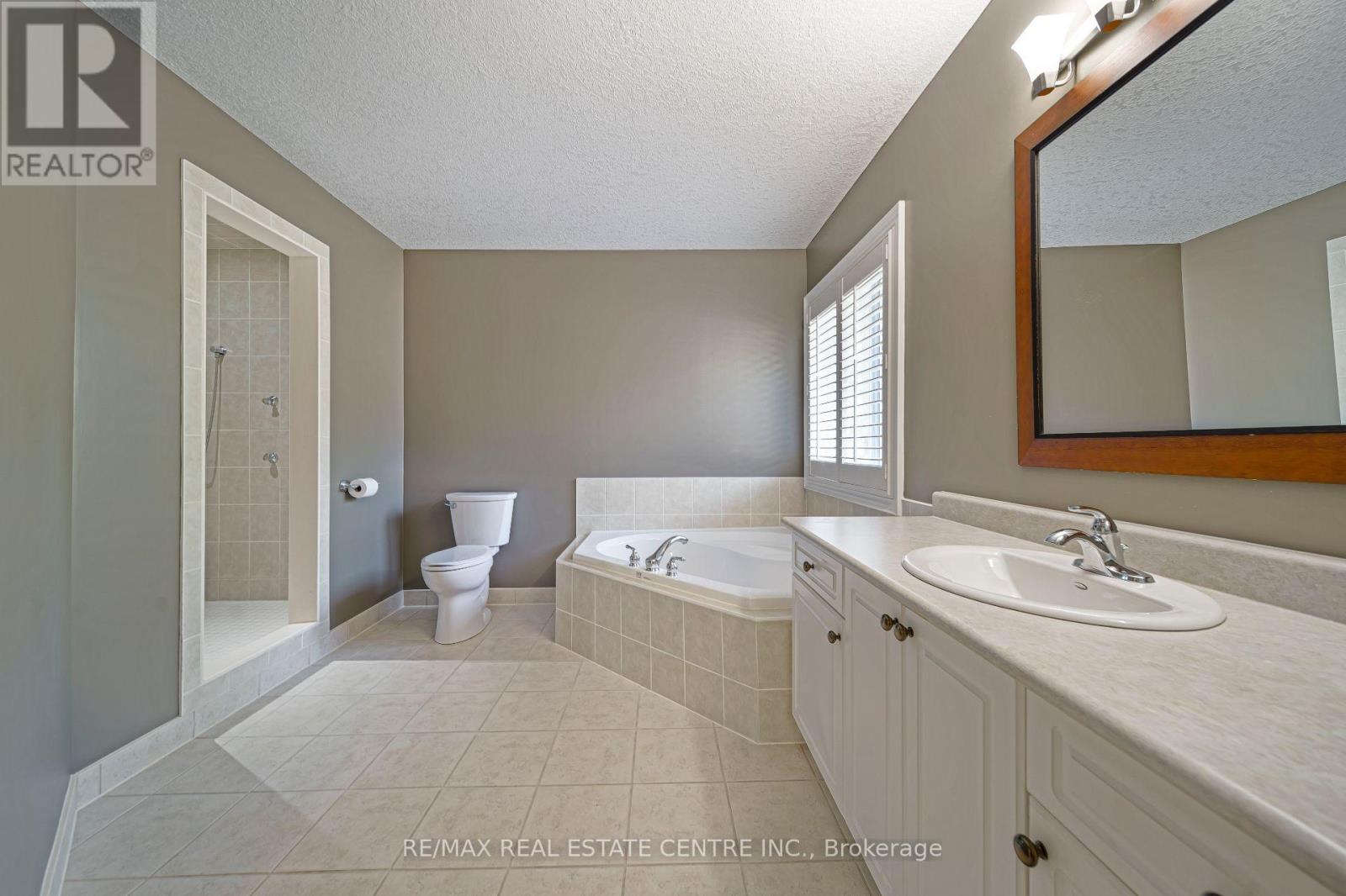 112 Dirksen Court Property Photo 25