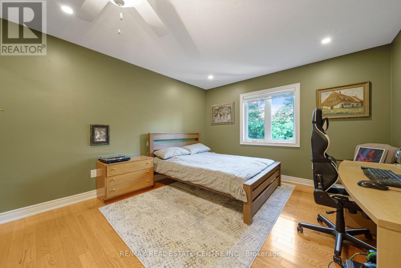 112 Dirksen Court Property Photo 28