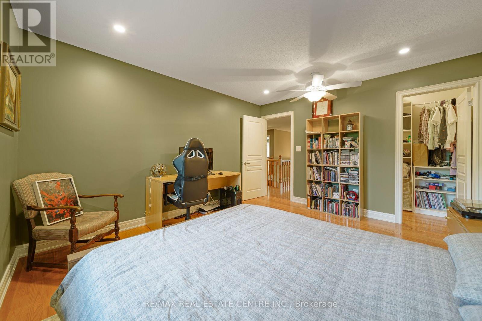 112 Dirksen Court Property Photo 29