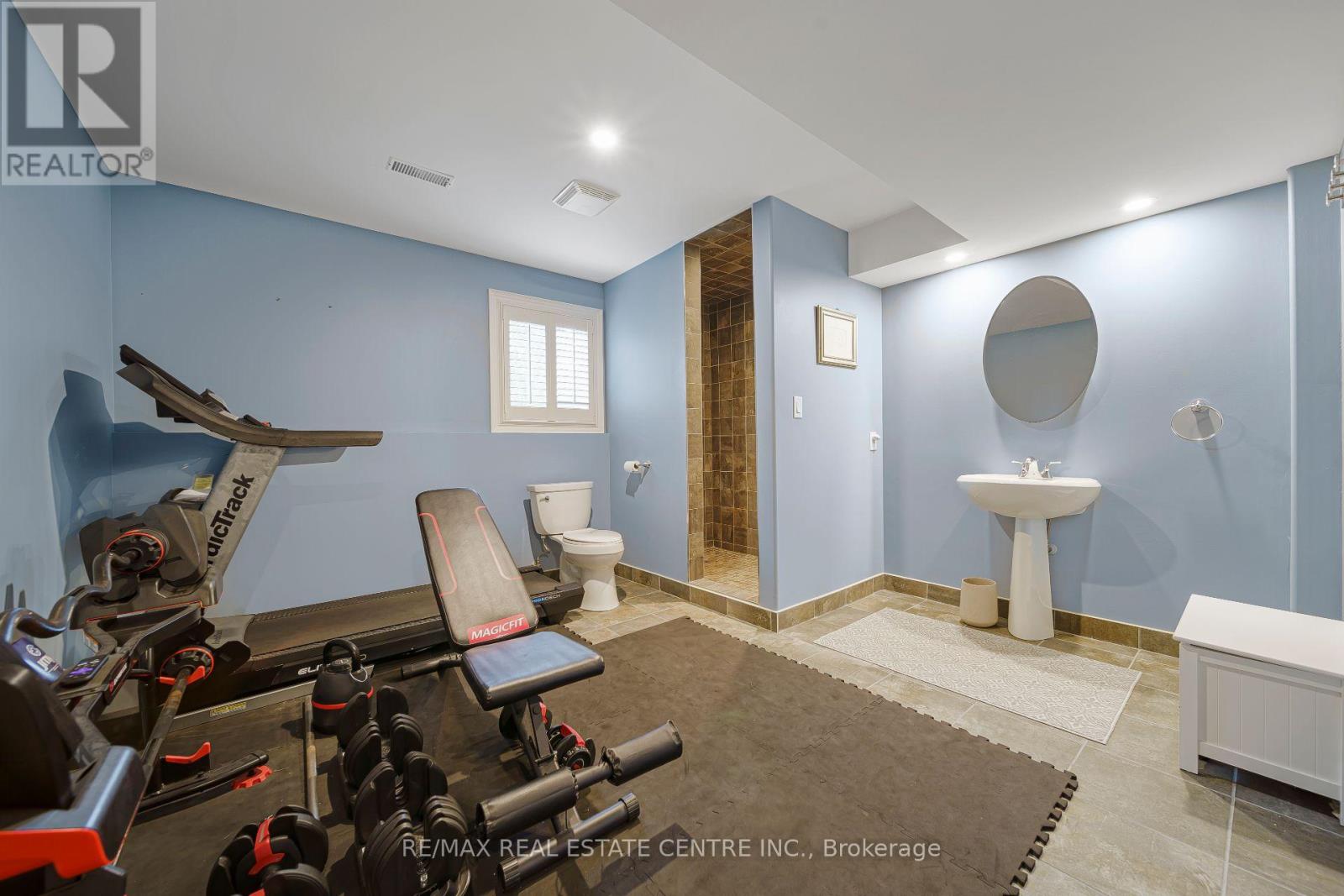 112 Dirksen Court Property Photo 37