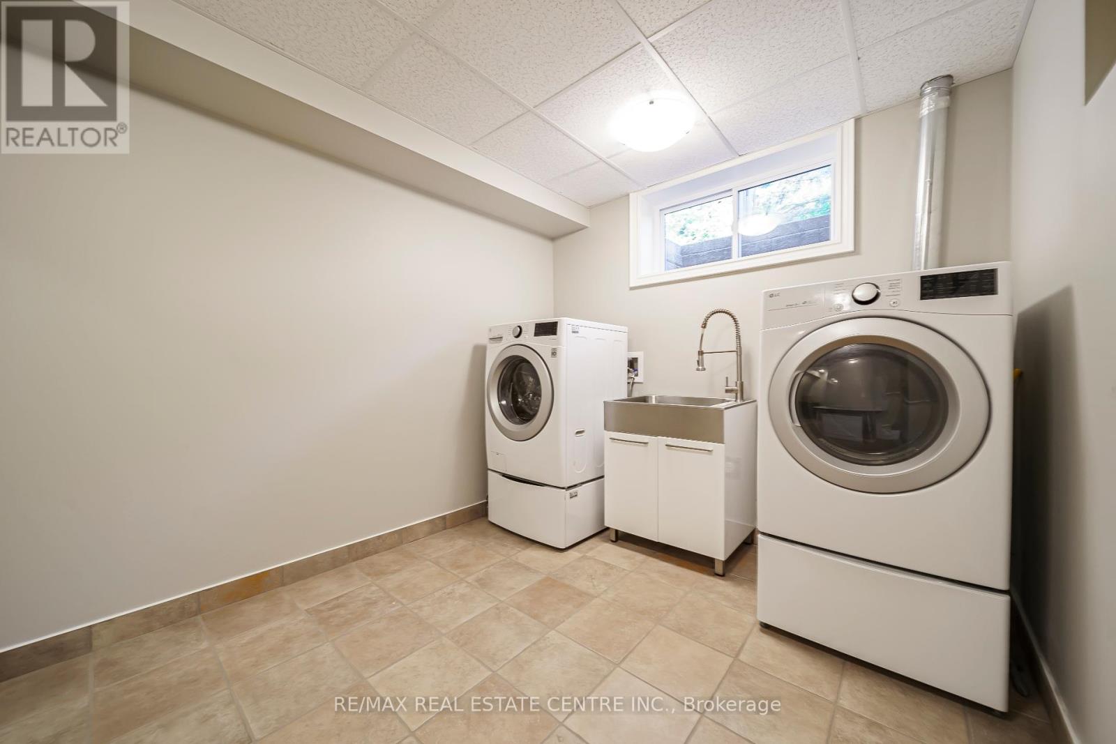 112 Dirksen Court Property Photo 38
