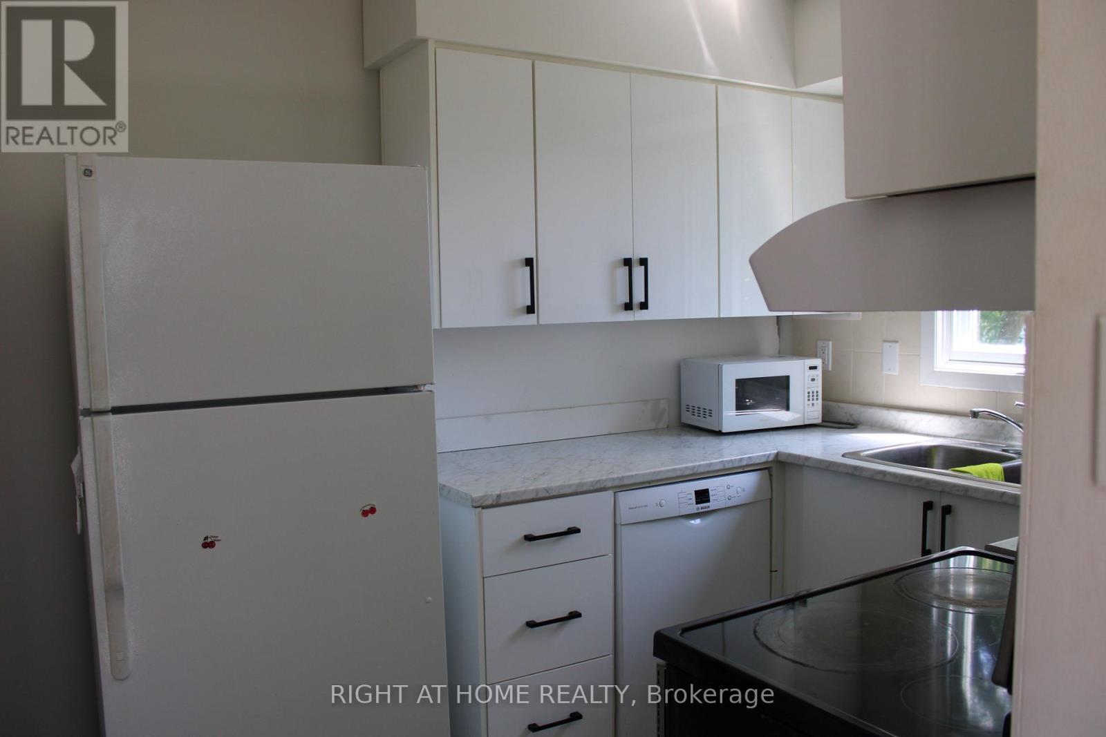 168 Golfdale Crescent Property Photo 2