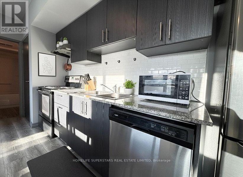 F504 - 275 Larch Street Property Photo 6