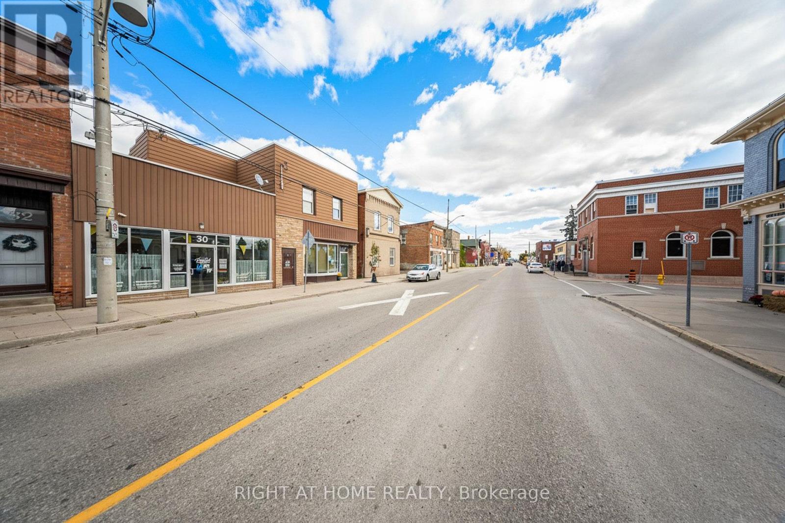 28-30 King Street W Property Photo 1