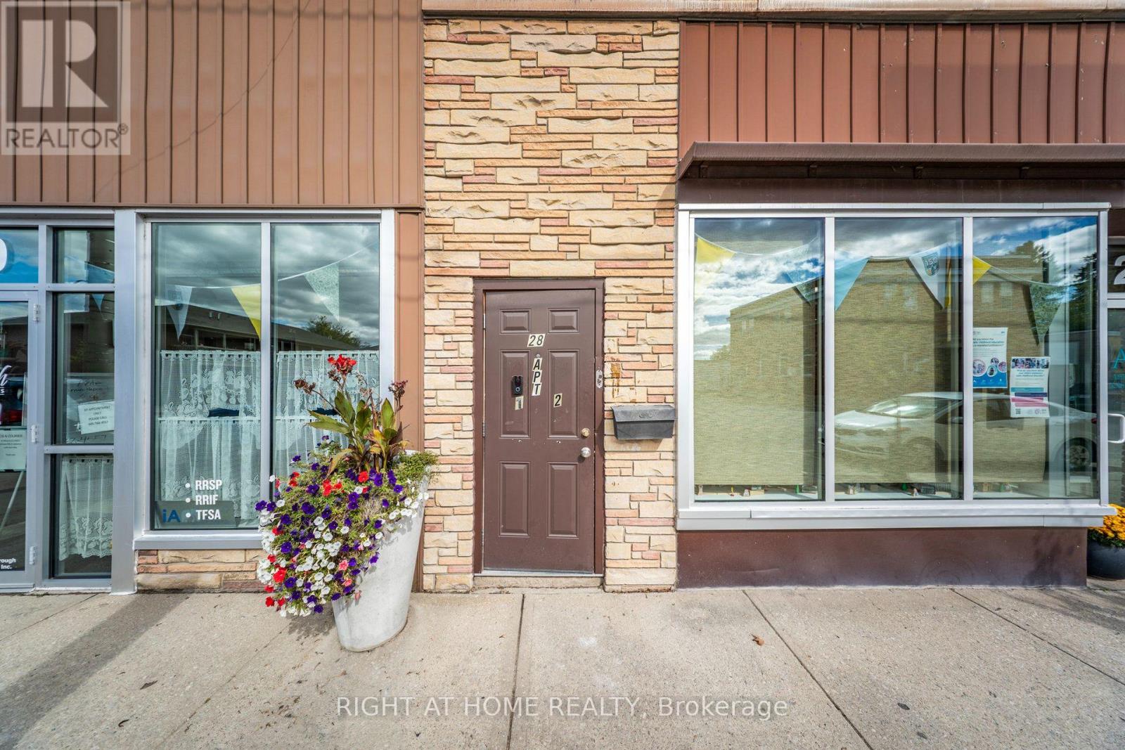 28-30 King Street W Property Photo 15