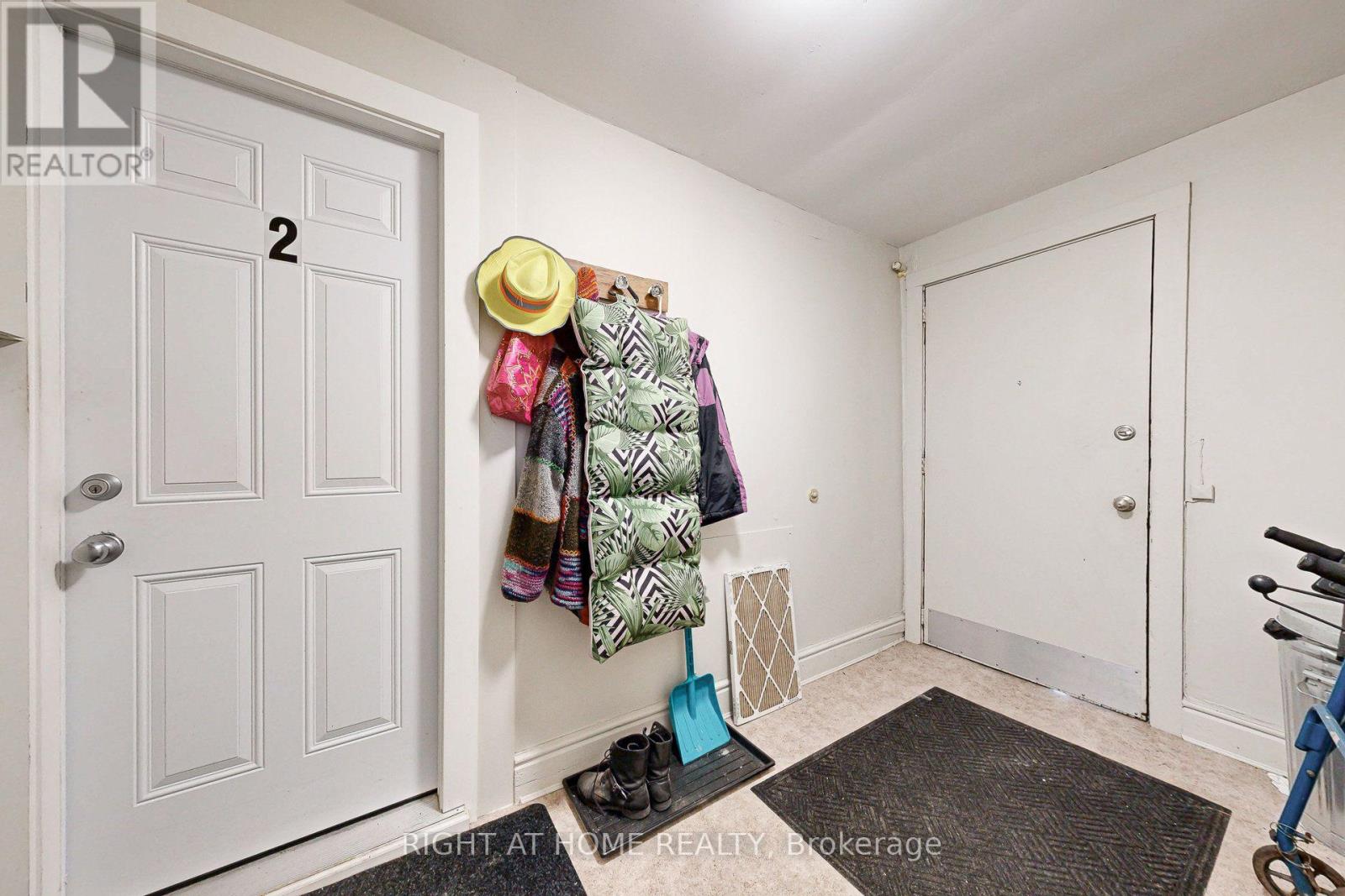 28-30 King Street W Property Photo 21
