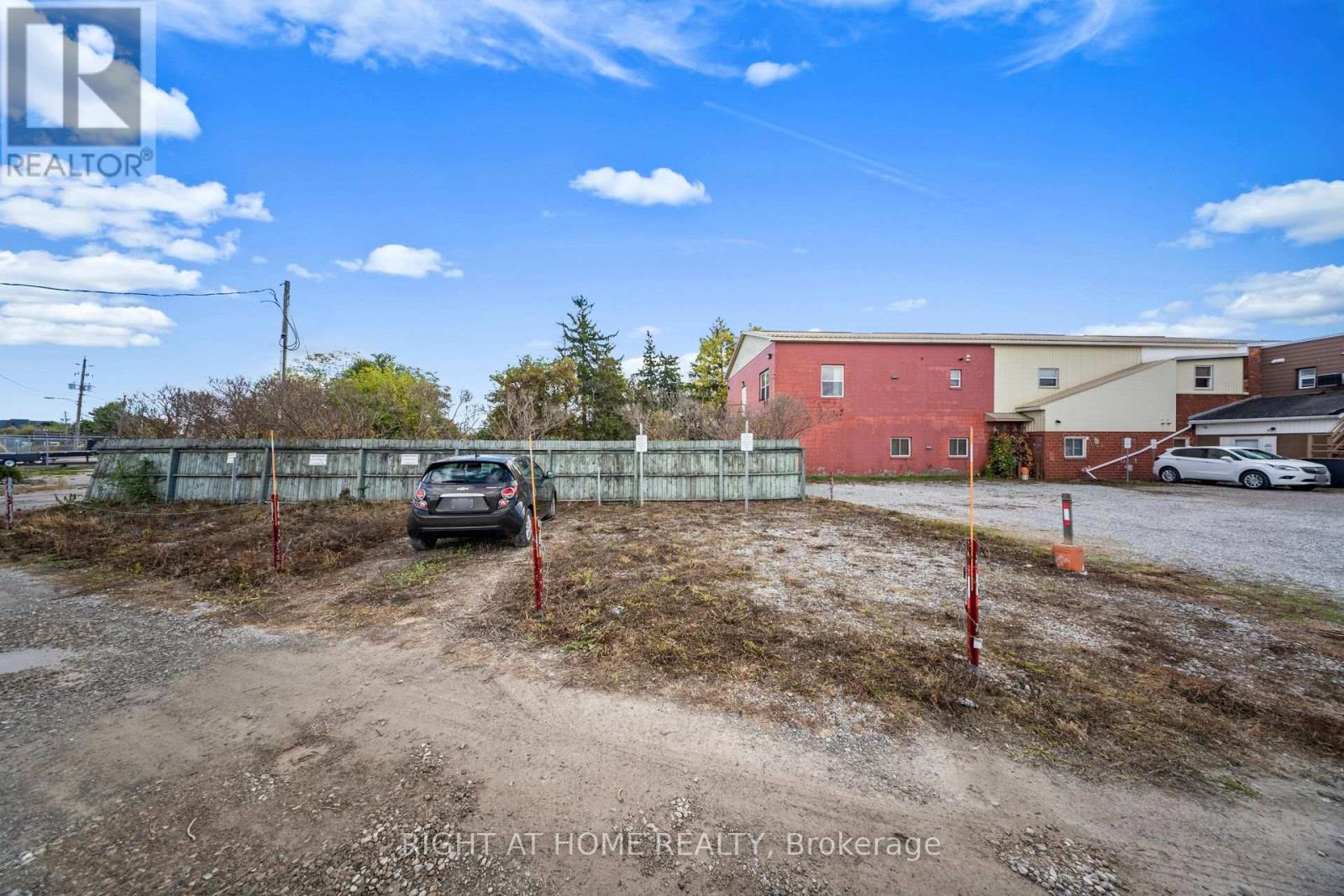 28-30 King Street W Property Photo 24