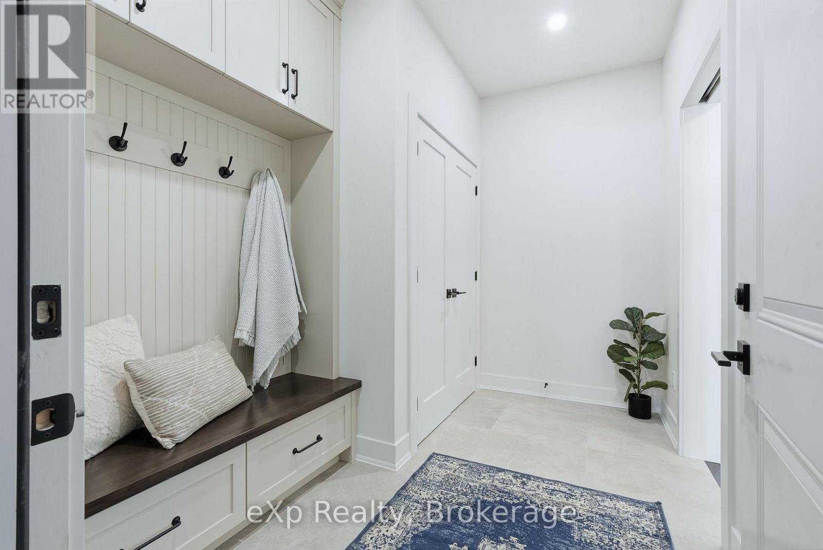 1036 Walton Avenue N Property Photo 8