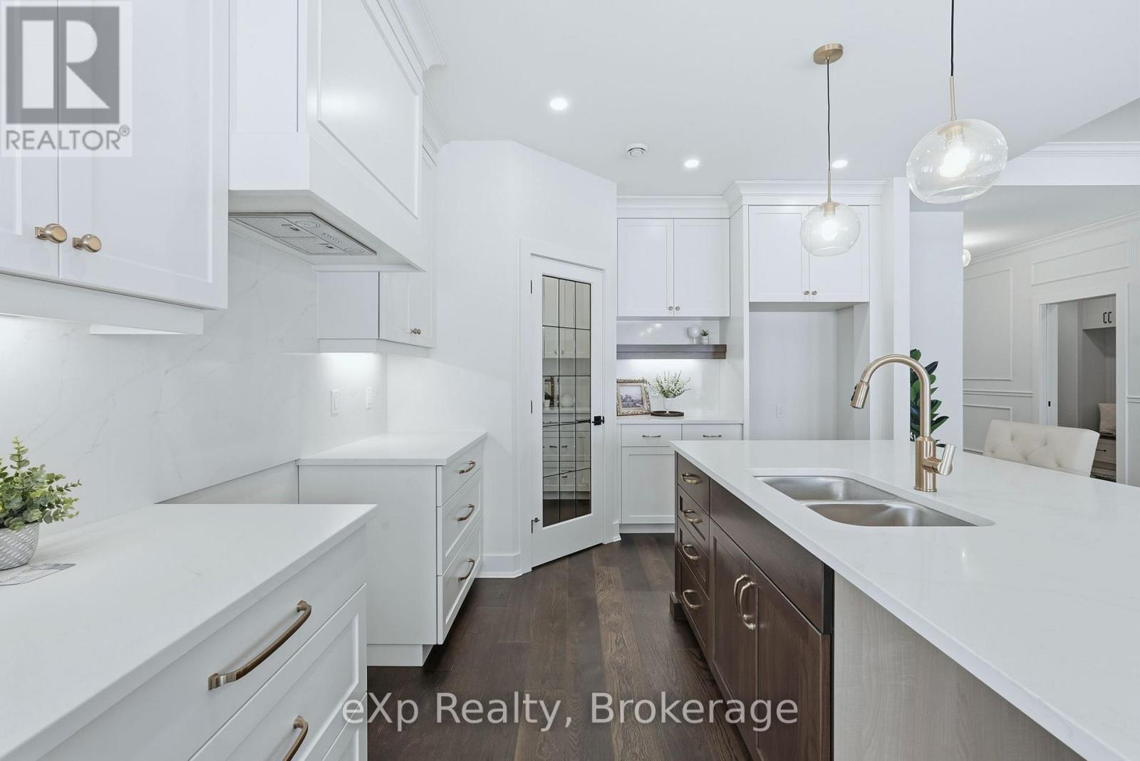1036 Walton Avenue N Property Photo 15