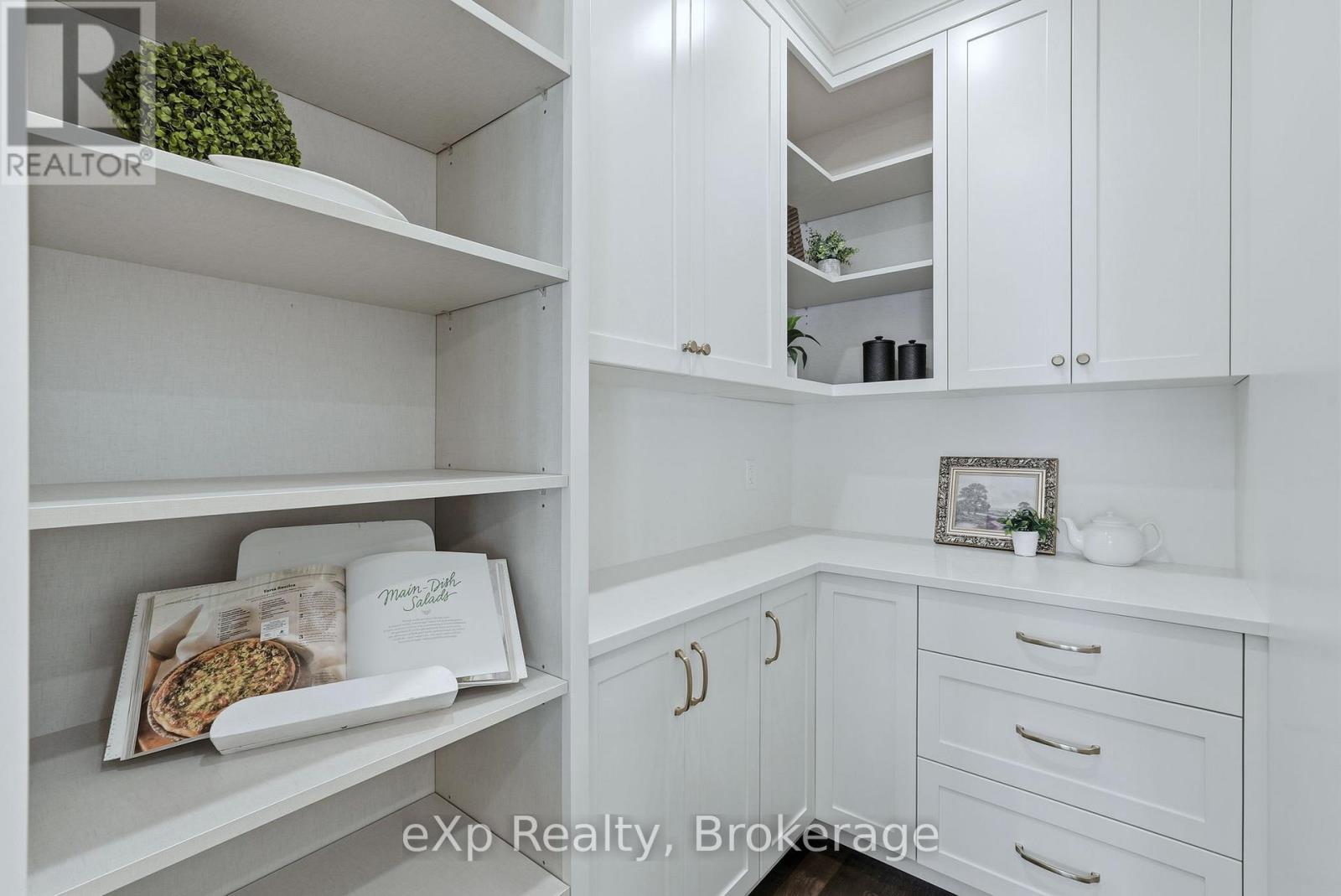 1036 Walton Avenue N Property Photo 16