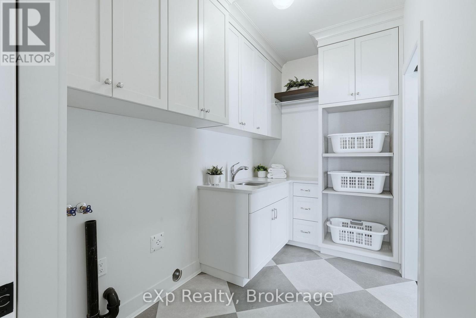 1036 Walton Avenue N Property Photo 27