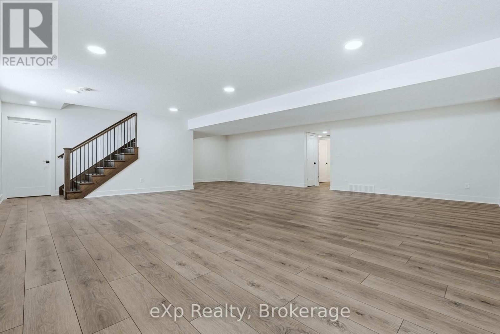 1036 Walton Avenue N Property Photo 30