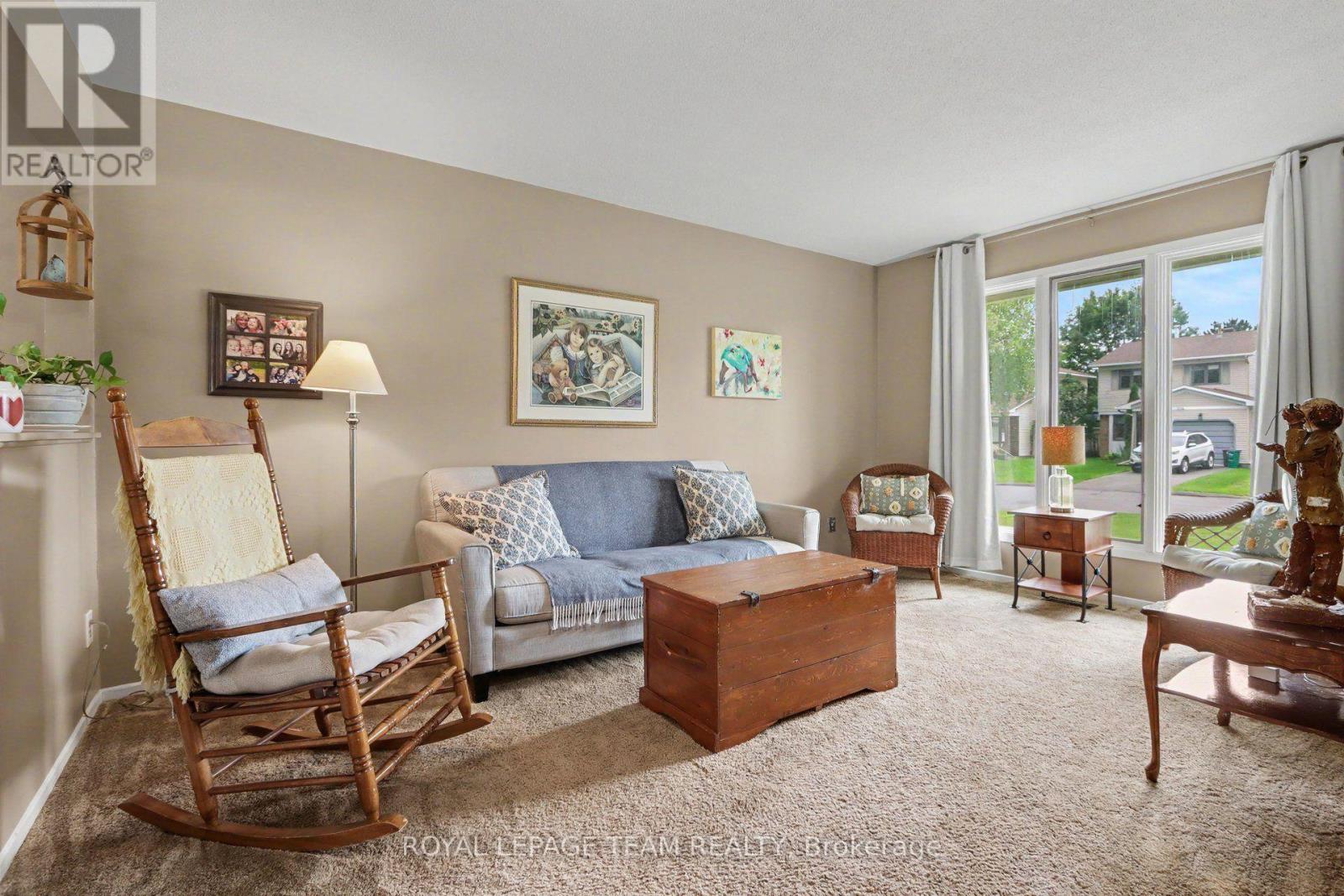 95 Seabrooke Drive Property Photo 3
