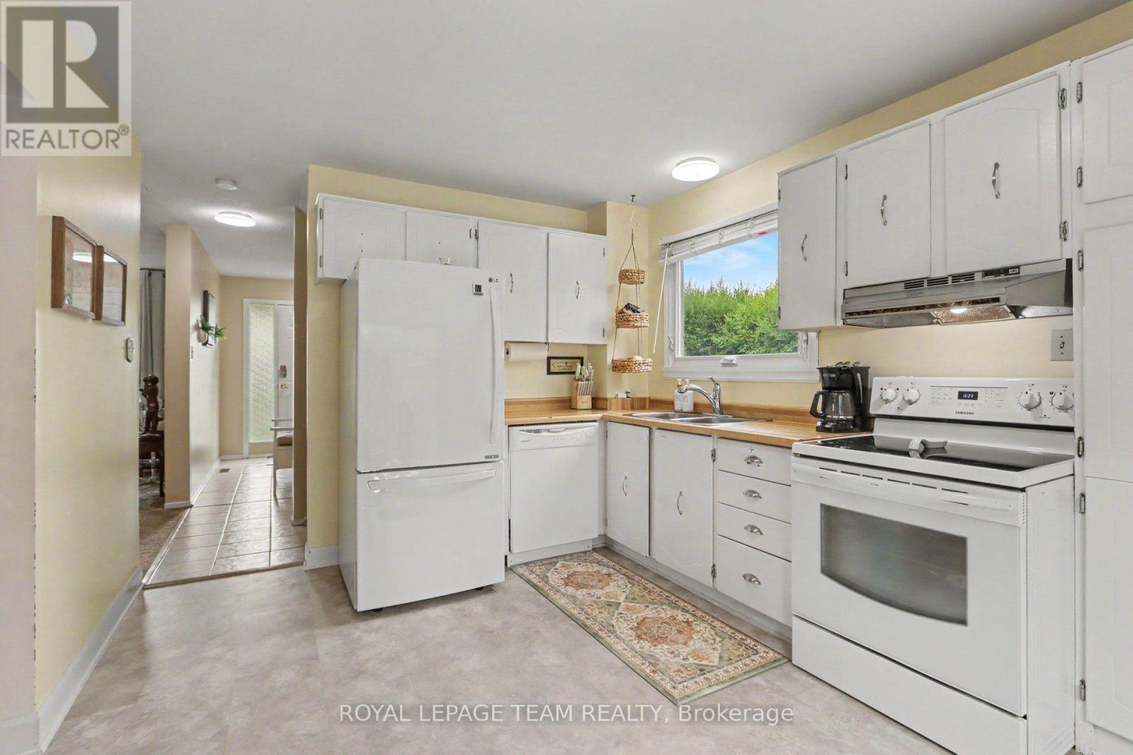 95 Seabrooke Drive Property Photo 9