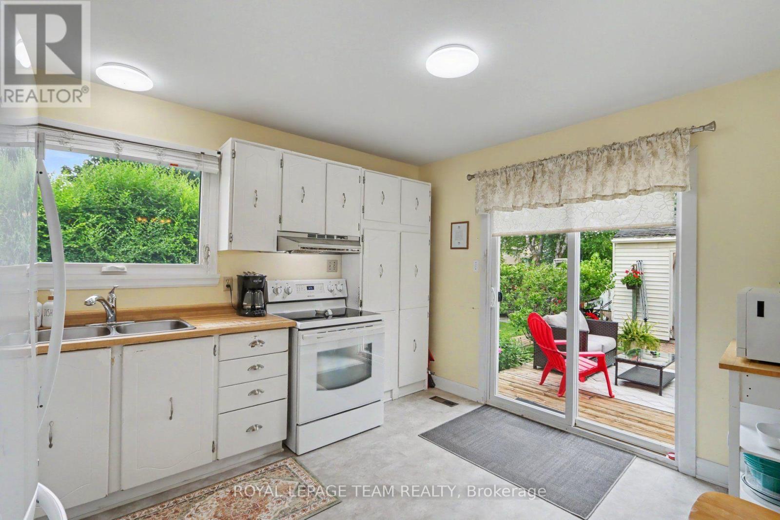 95 Seabrooke Drive Property Photo 10