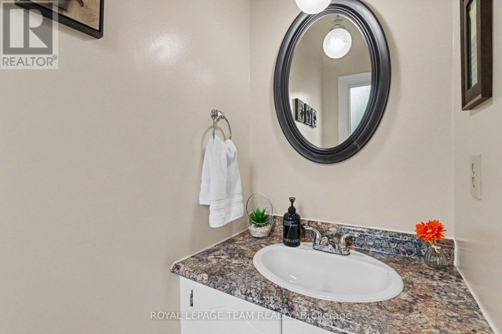 95 Seabrooke Drive Property Photo 11