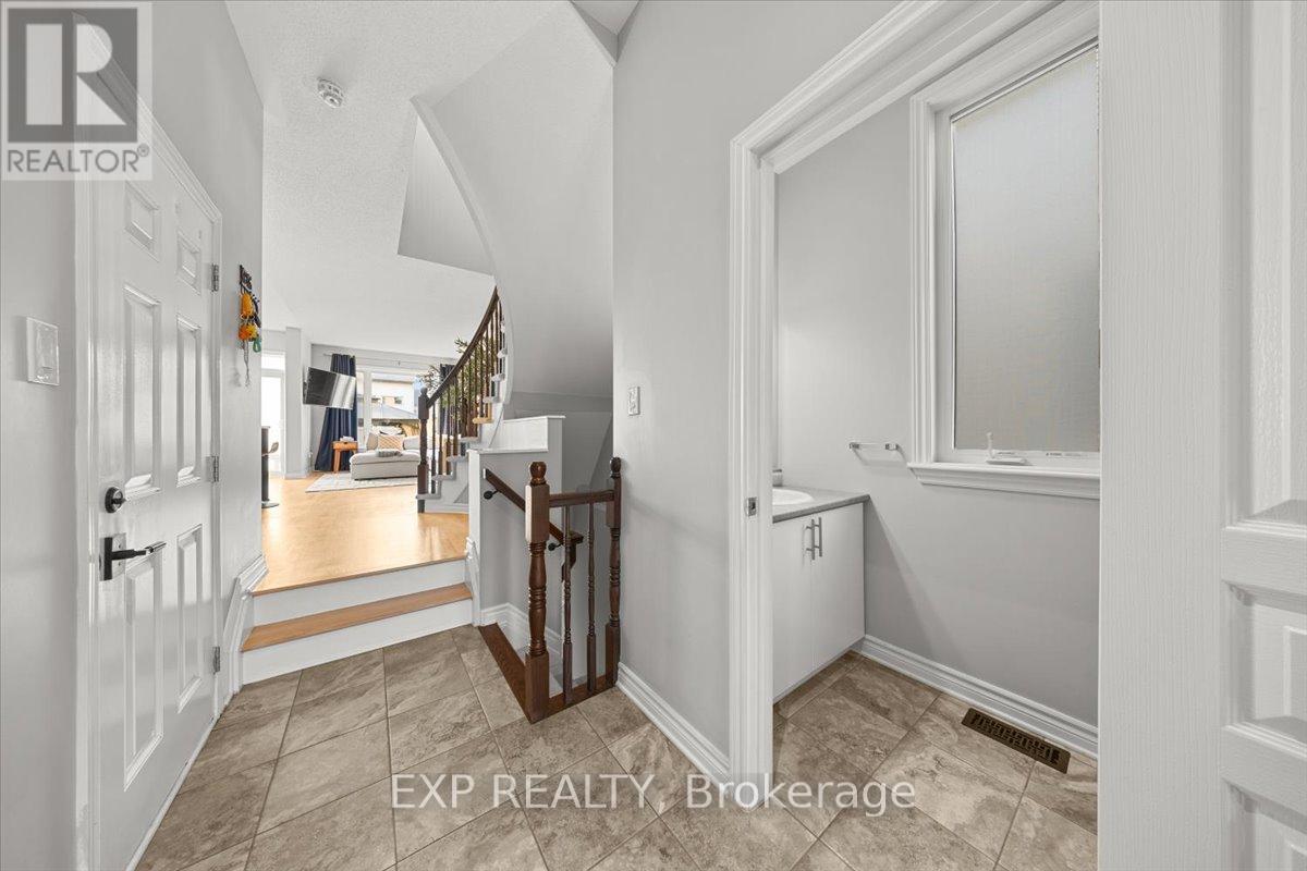 255 Shinleaf Crescent Property Photo 5