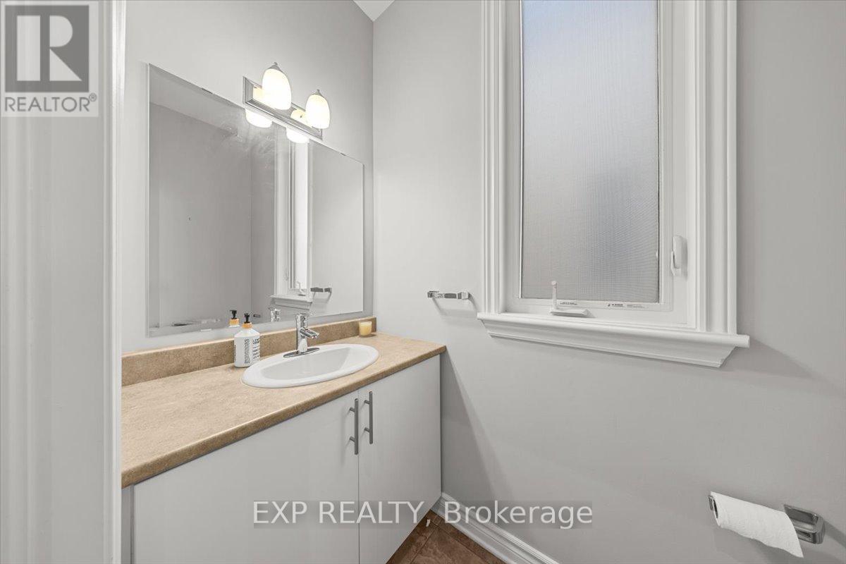 255 Shinleaf Crescent Property Photo 6