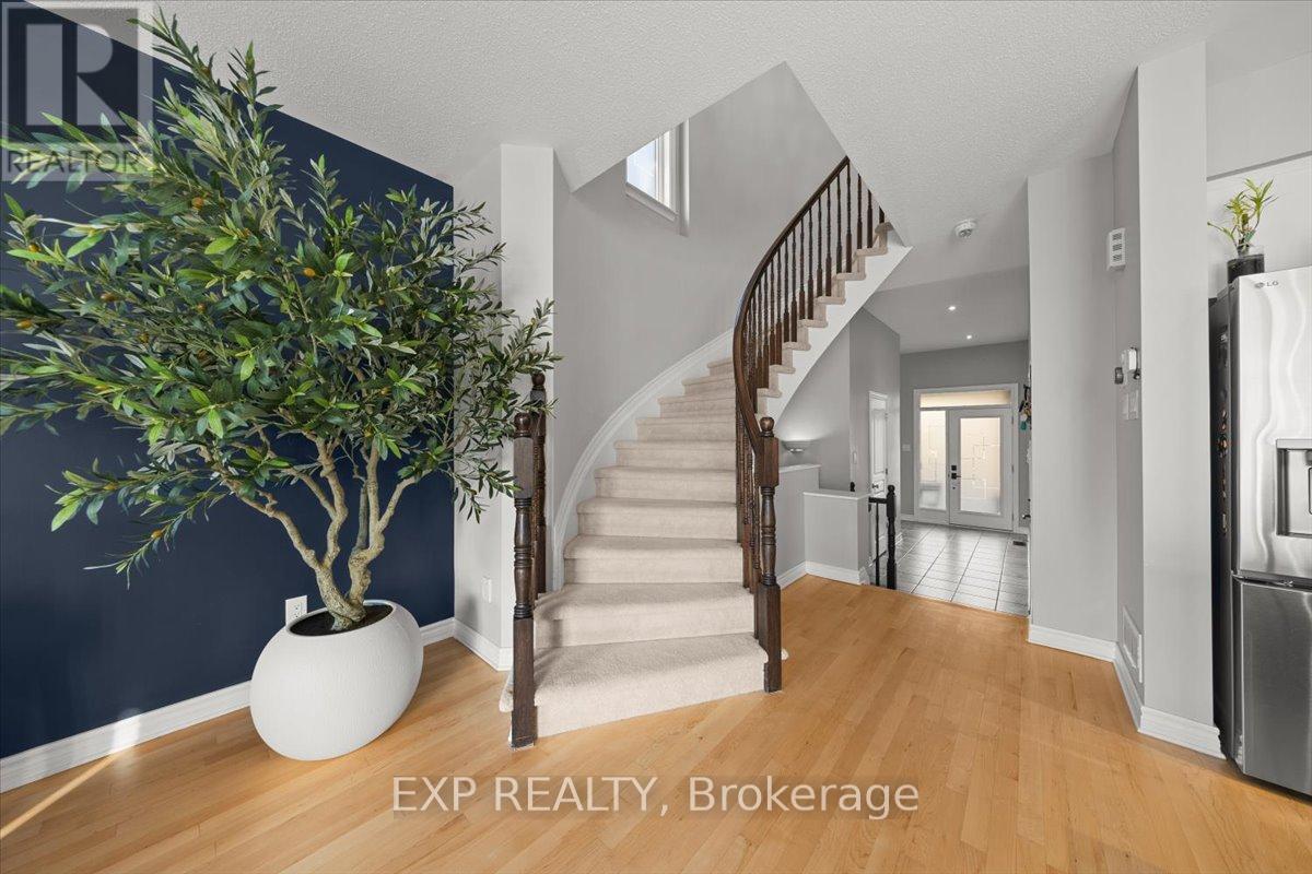 255 Shinleaf Crescent Property Photo 21