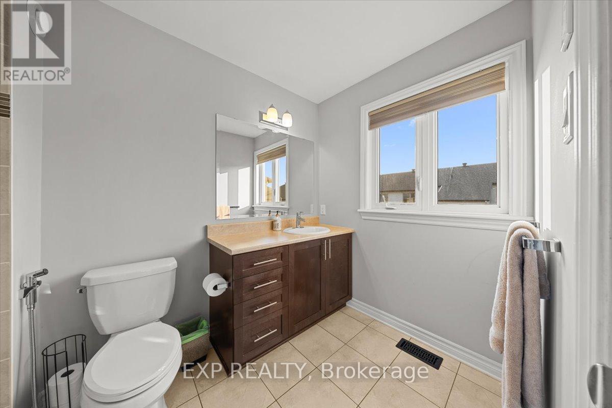 255 Shinleaf Crescent Property Photo 32