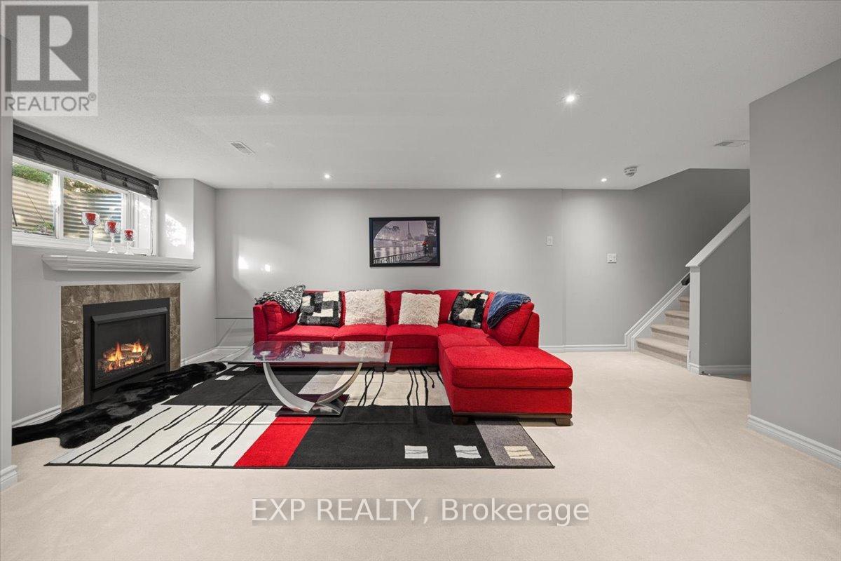 255 Shinleaf Crescent Property Photo 34