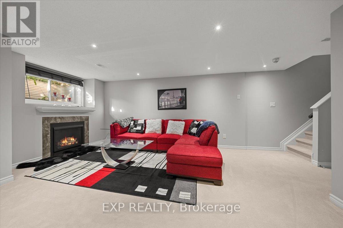 255 Shinleaf Crescent Property Photo 37