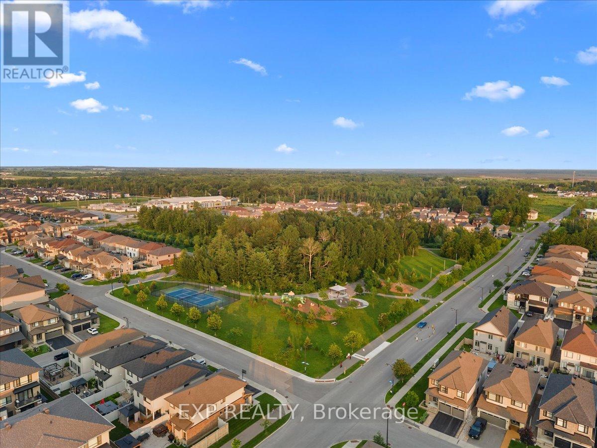 255 Shinleaf Crescent Property Photo 44