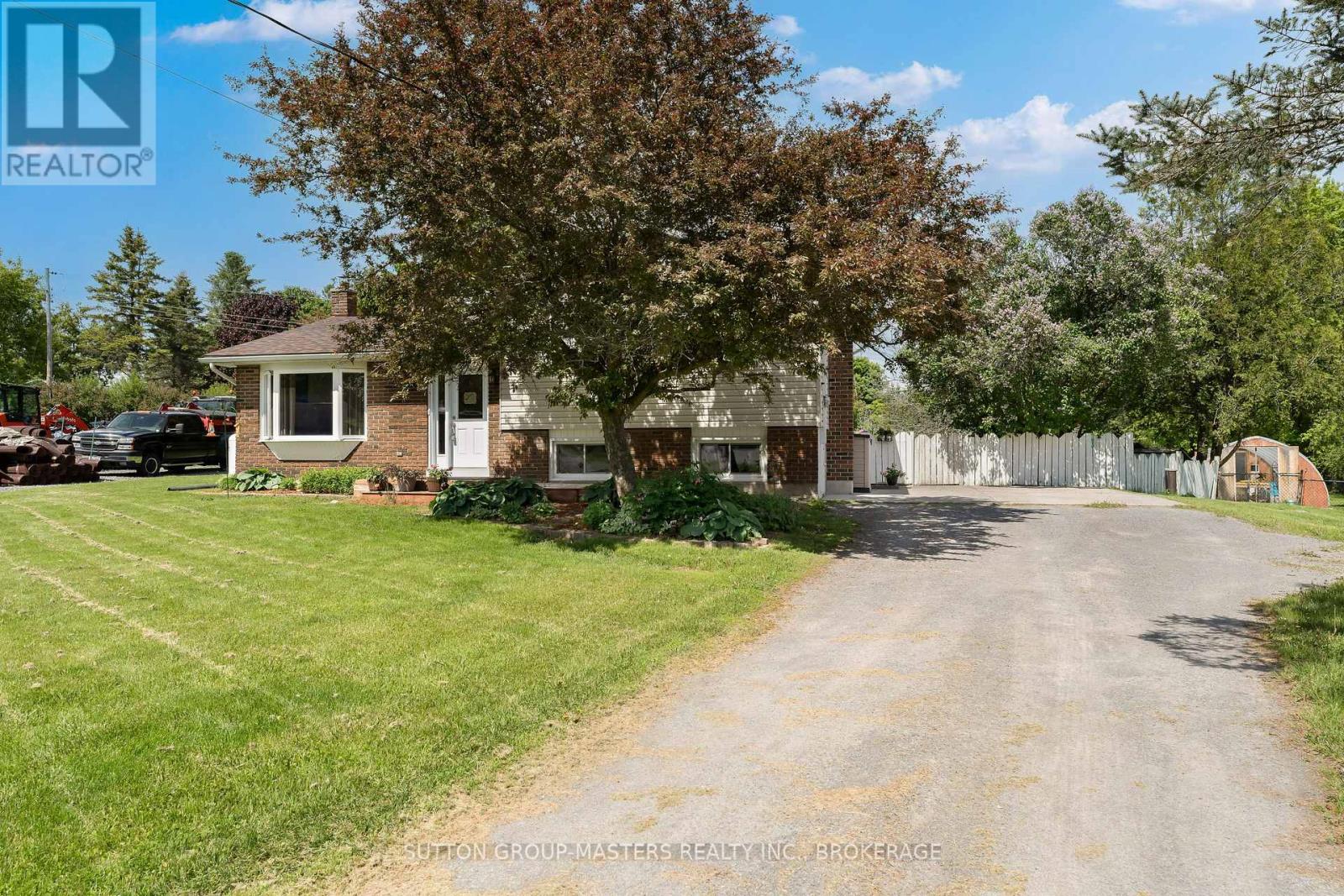 21 Mcdonald Crescent Property Photo 3