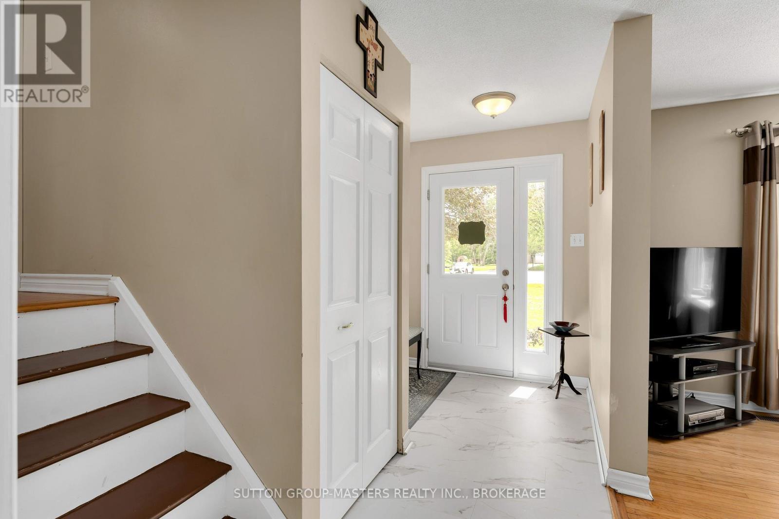 21 Mcdonald Crescent Property Photo 5
