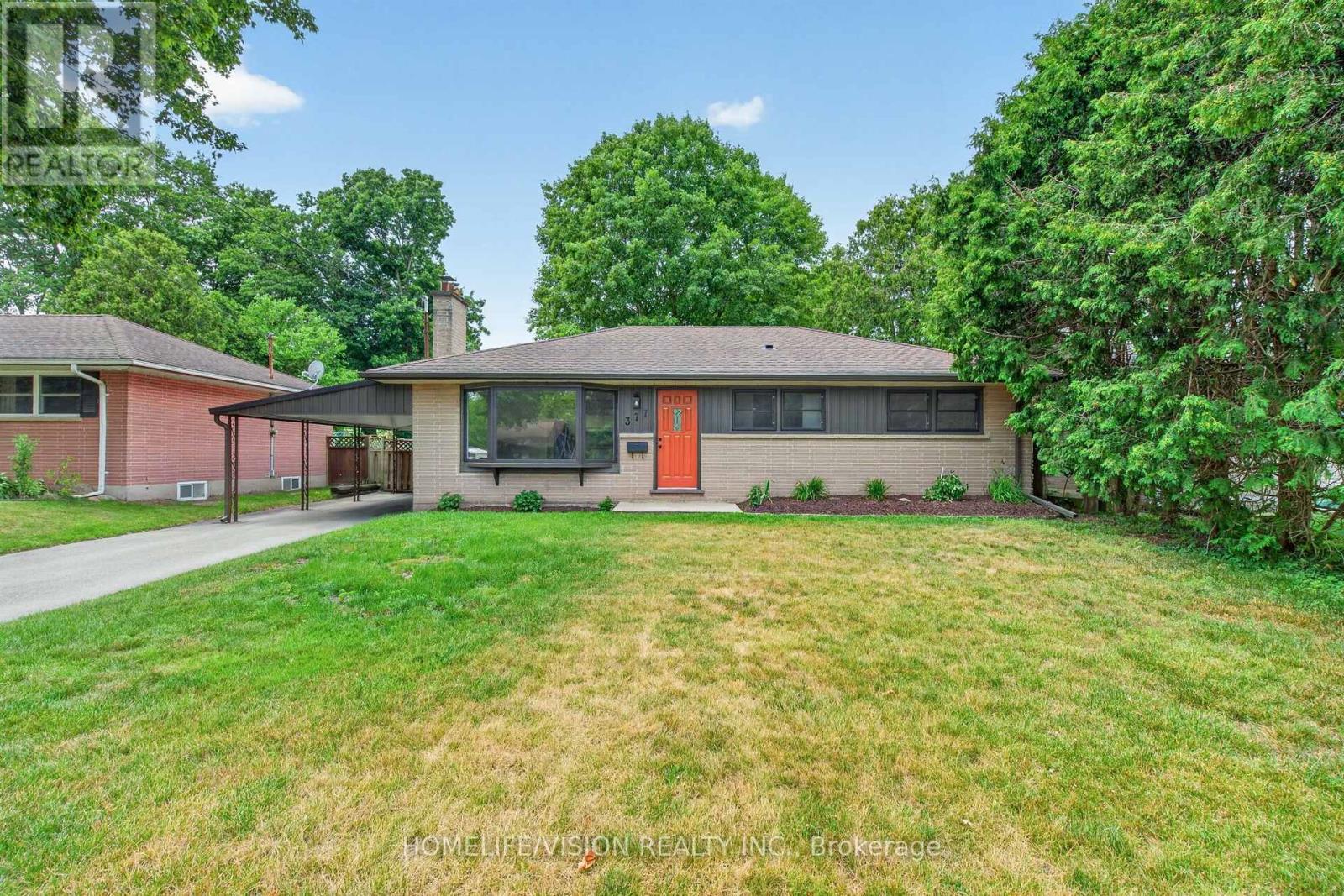 377 Griffith Street Property Photo 1