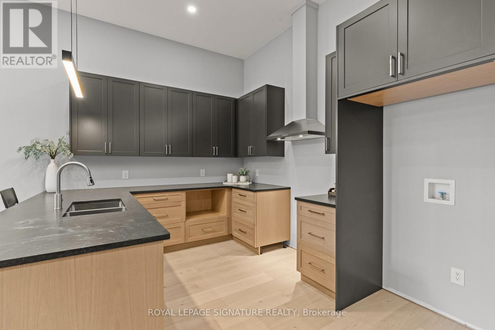 141 King Edward Street Property Photo 8