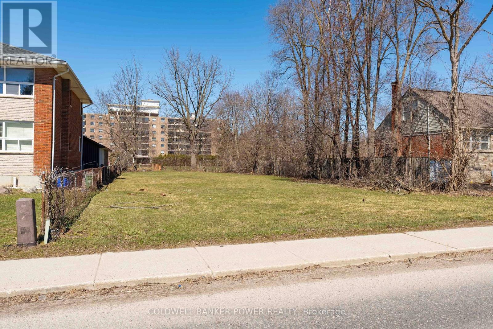 656 Huron Street Property Photo 7