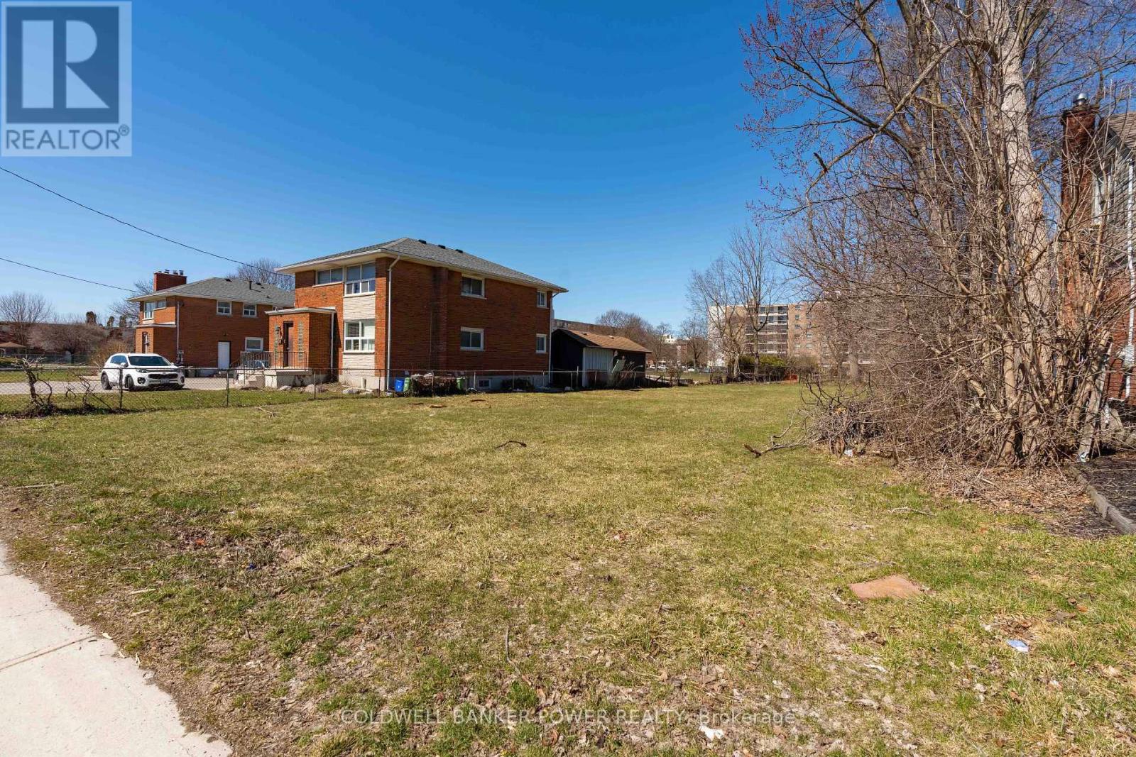 656 Huron Street Property Photo 8