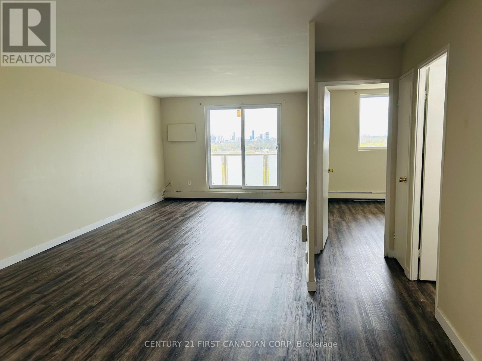 1011 - 573 Mornington Avenue Property Photo 4