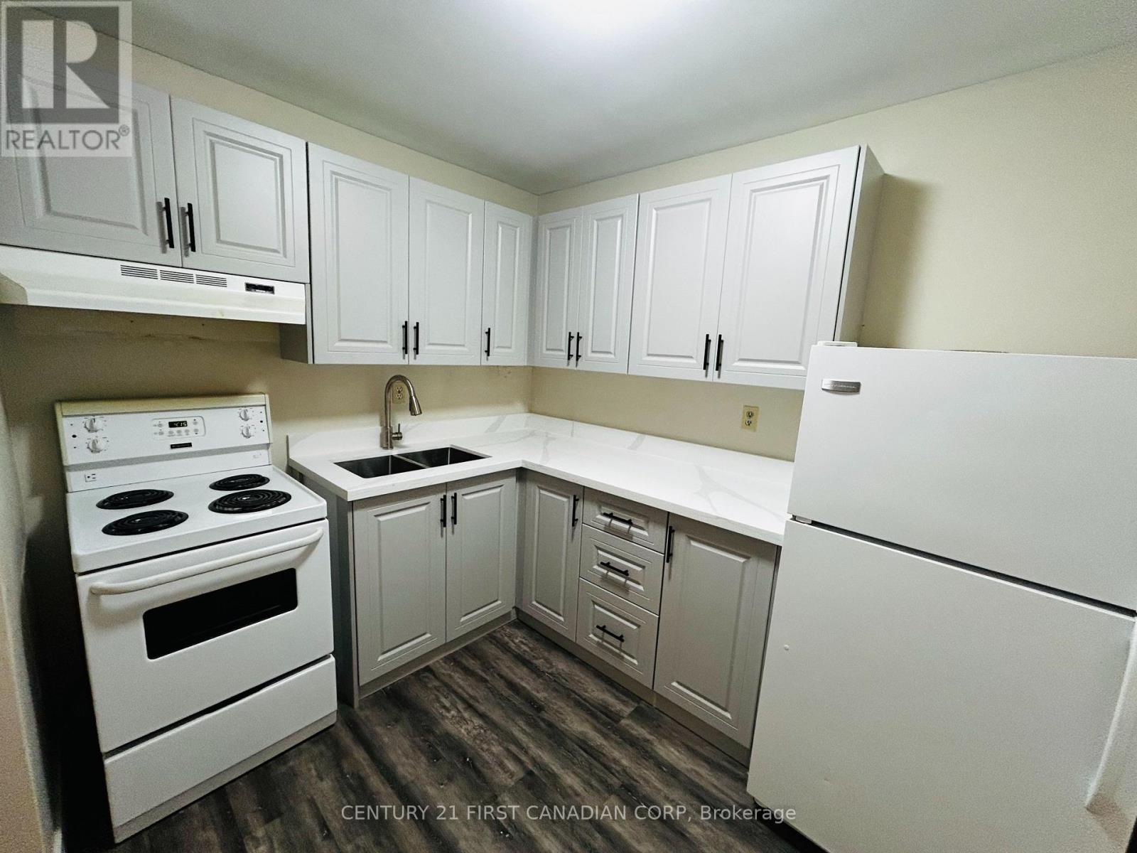 1011 - 573 Mornington Avenue Property Photo 5