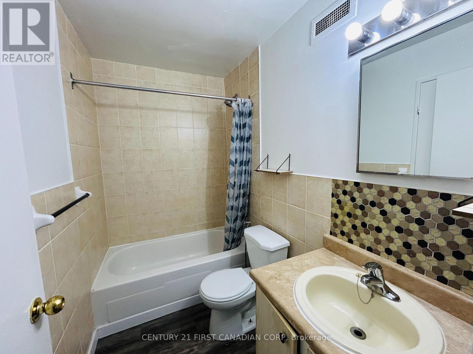 1011 - 573 Mornington Avenue Property Photo 10