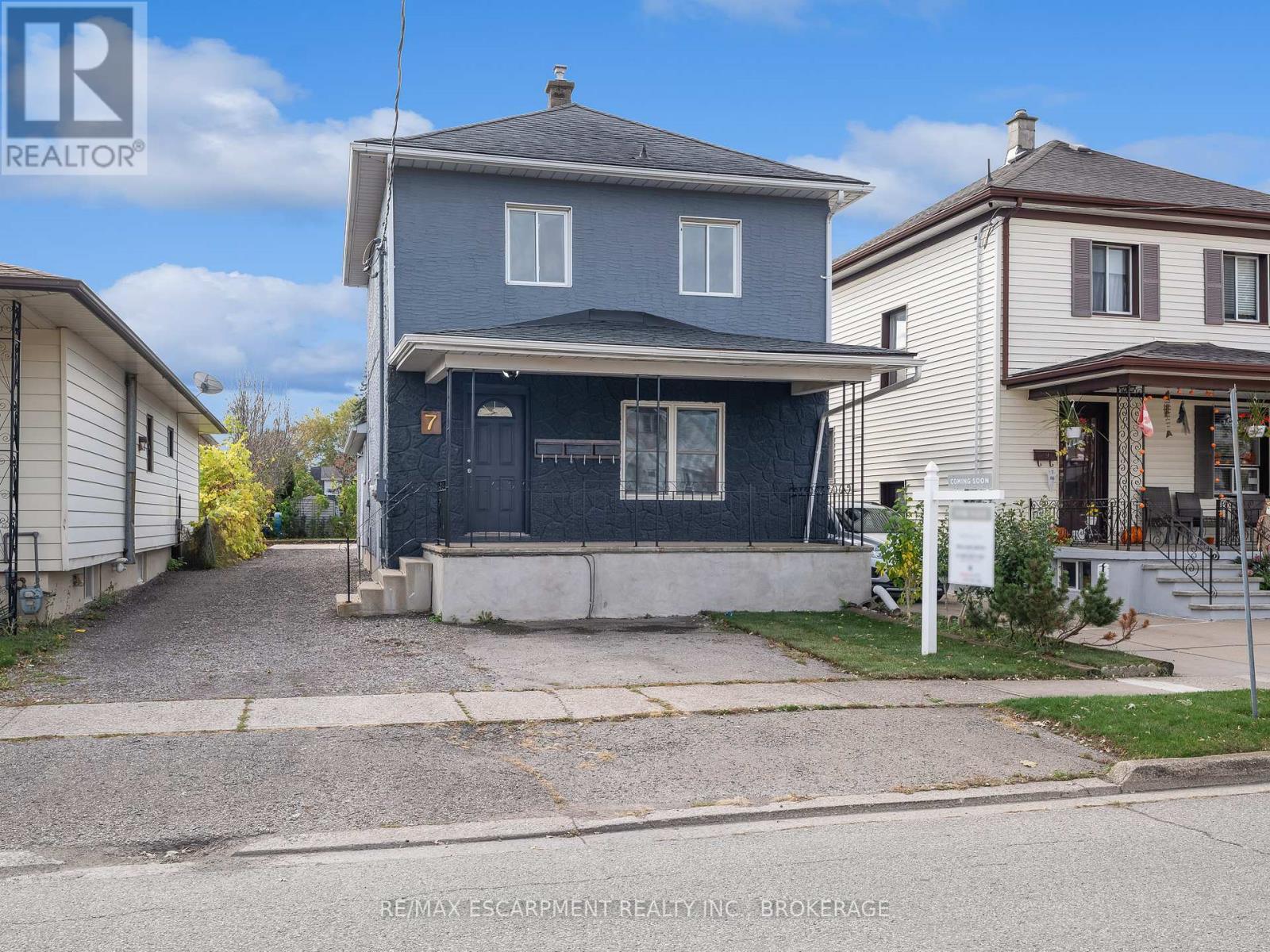 Upper - 7 Maitland Street Property Photo 1
